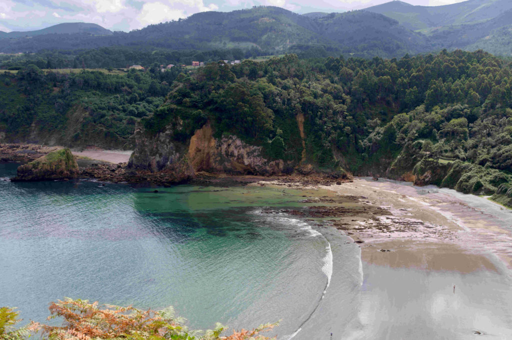 Plage et falaises d'Asturies