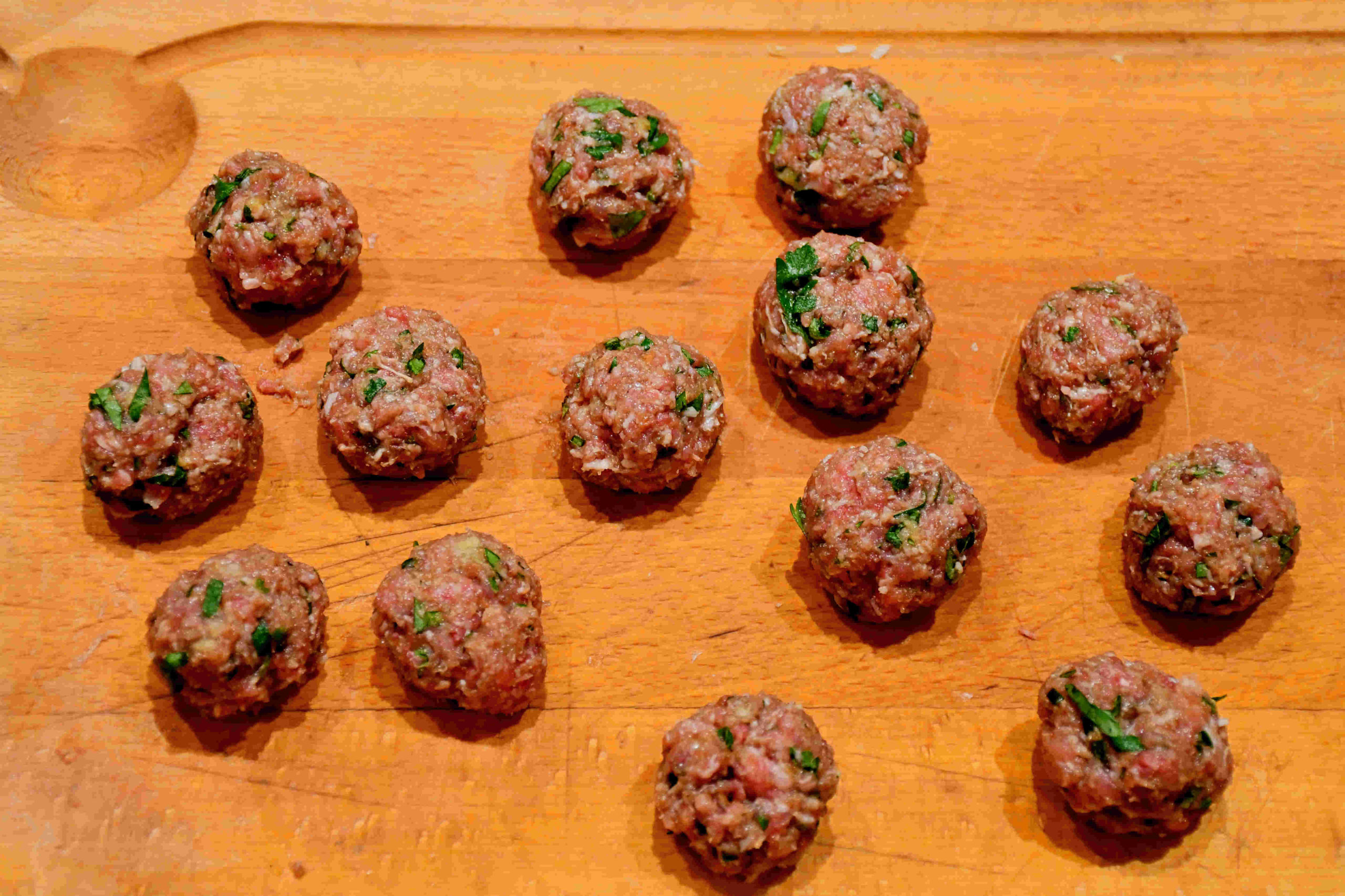 Albondigas, boulettes de bœuf et porc aux herbes